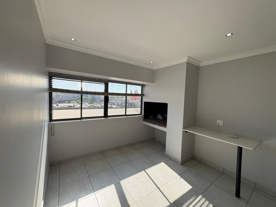 To Let 2 Bedroom Property for Rent in Melodie North West